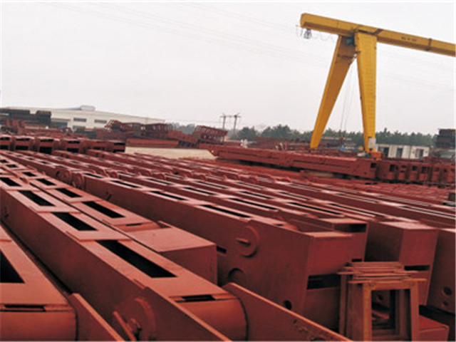 掛籃一體式主桁架